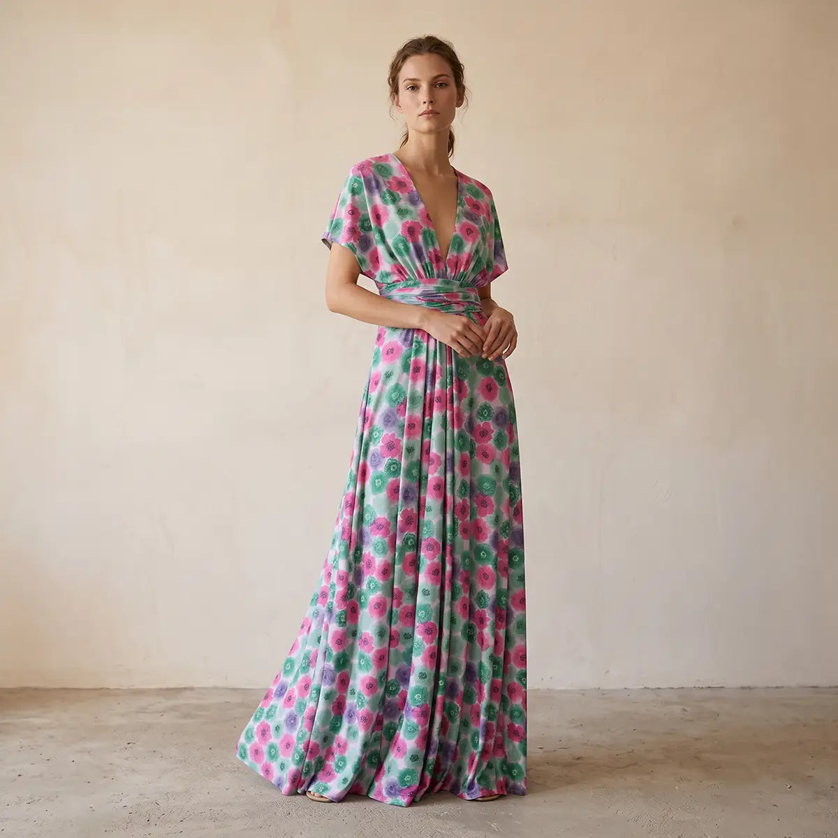 AURORA, abito transformer in lycra fantasia Peonies, su modella.