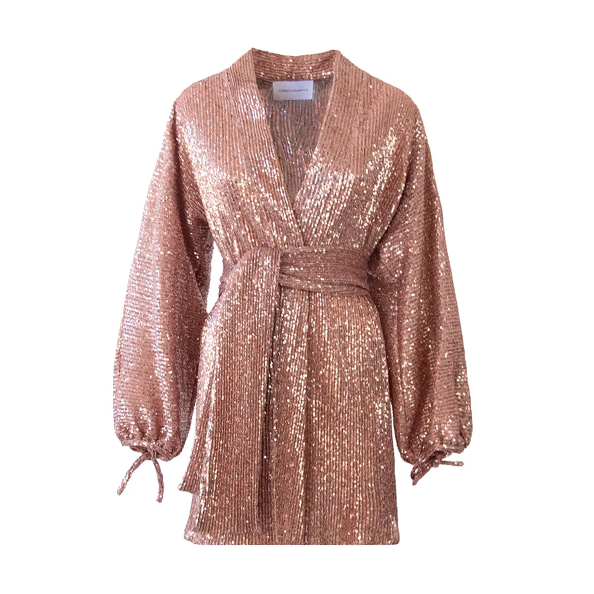 Abito kimono ELVIRA di Alessandra Gallo in paillettes rosa con cintura in vita, scollo a V e maniche ampie - vista frontale - The Light Collection