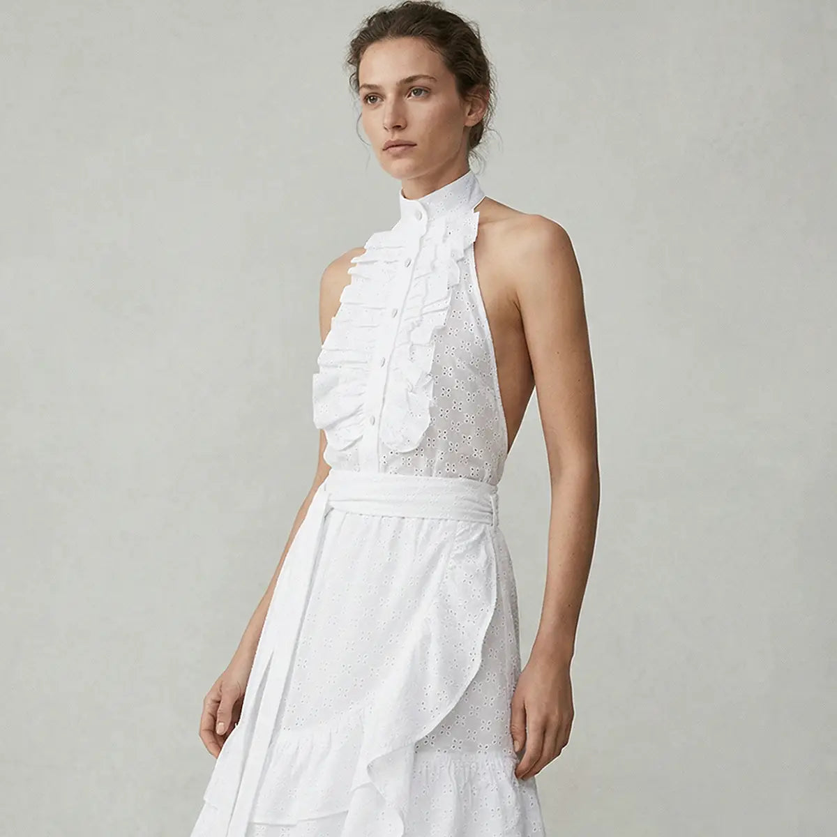 gonna corta MARGHERITA con balze, vista elasticizzata e fusciacca di Alessandra Gallo in cotone Sangallo - Broderie Collection - Made in Italy - indossato frontale