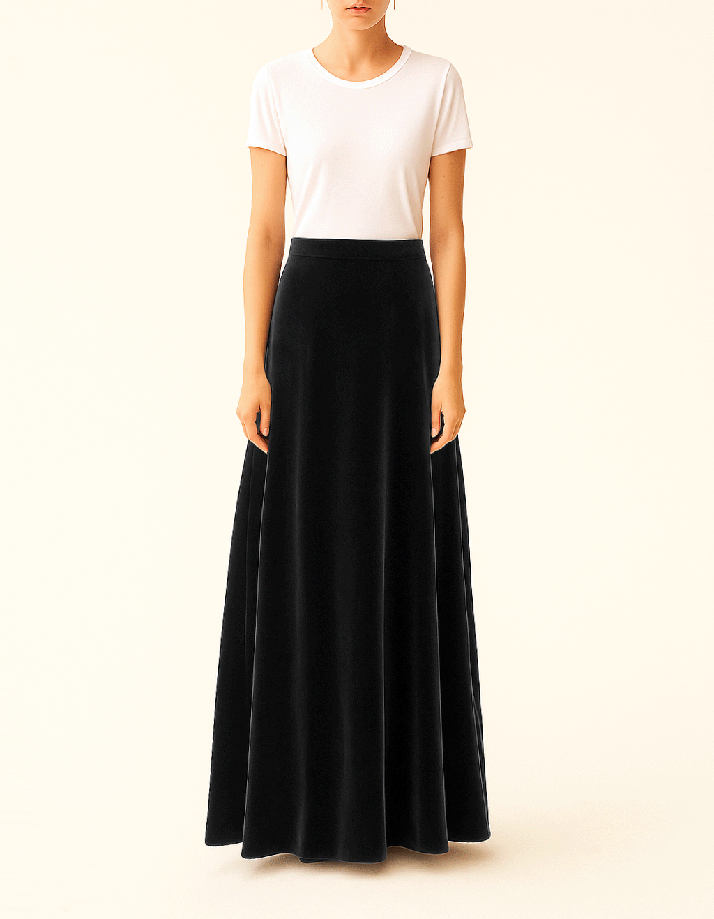 Gonna lunga TOSCA di Alessandra Gallo in ciniglia nera - indossata frontale - Day&Night Collection
