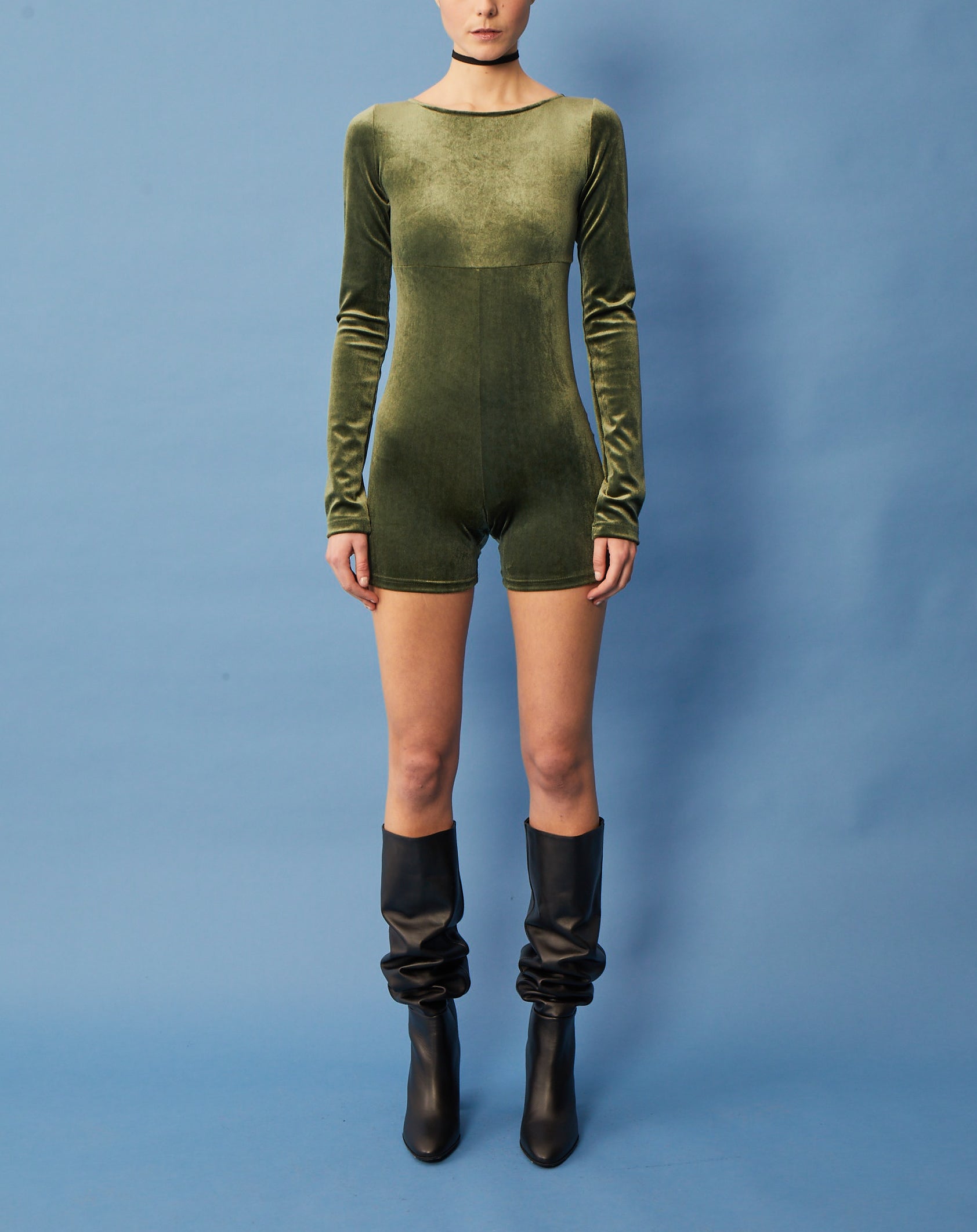 LEANDRA - body