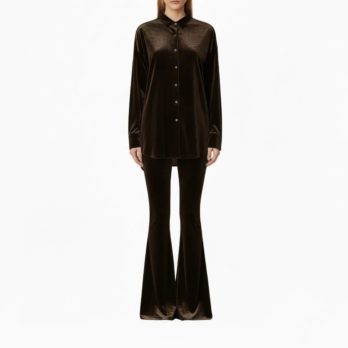 Camicia CELESTE di Alessandra Gallo in ciniglia marrone con colletto italiano - indossato frontale - Day&Night Collection