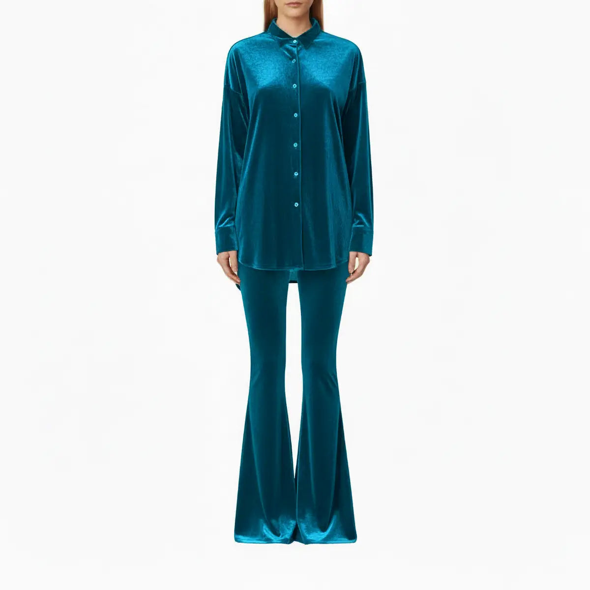 Camicia CELESTE di Alessandra Gallo in ciniglia ottanio con colletto italiano - indossato frontale - Day&Night Collection