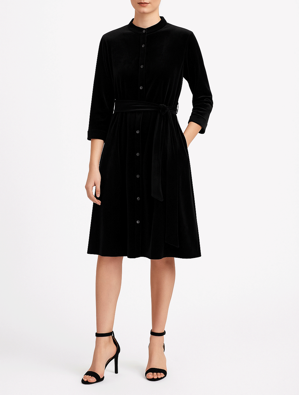 Abito midi CLELIA di Alessandra Gallo in ciniglia nera con maniche lunghe, bottoni, cintura rimovibile - indossato da modella frontale -Day&Night Collection