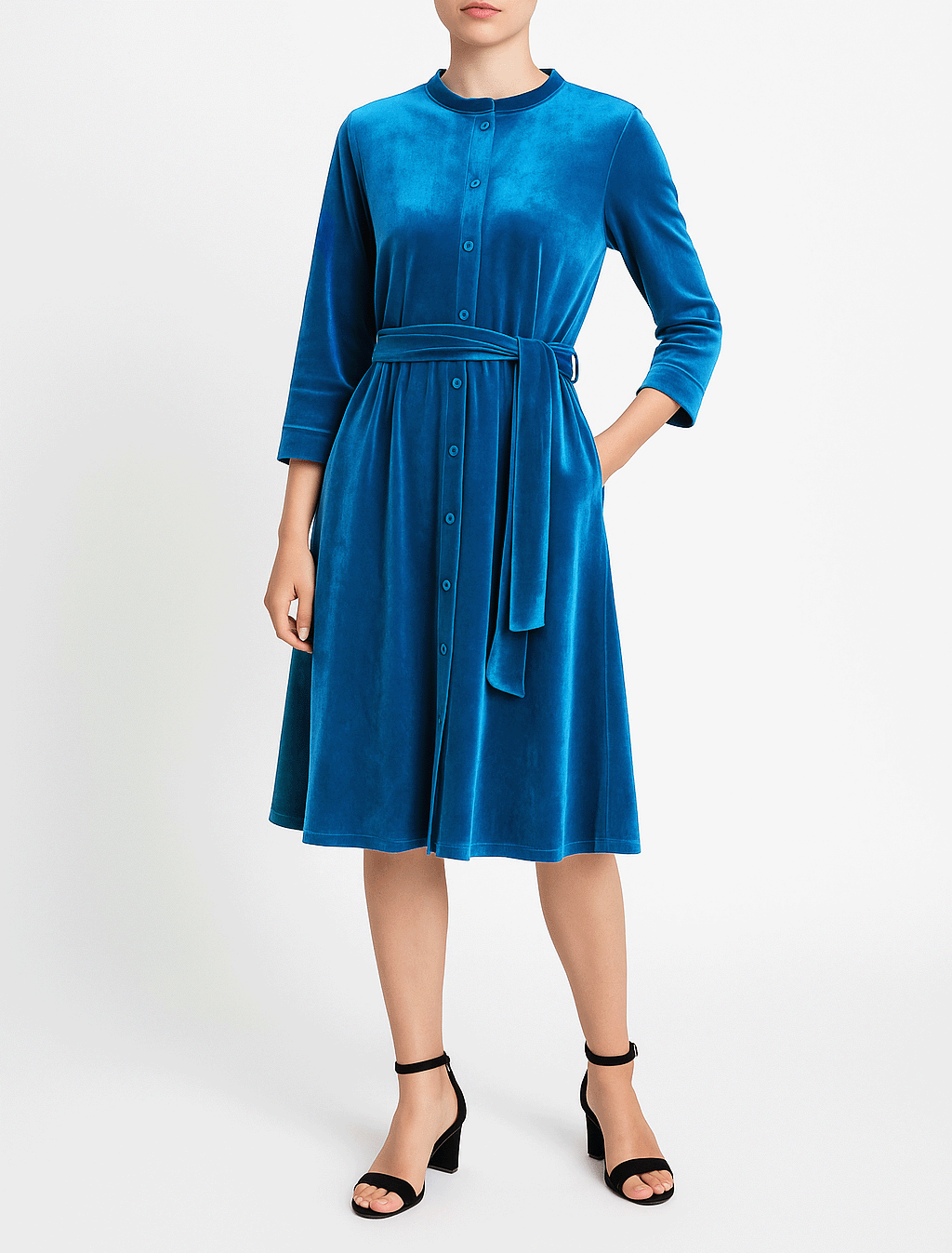 Abito midi CLELIA di Alessandra Gallo in ciniglia ottanio con maniche lunghe, bottoni e cintura rimovibile - indossato modella frontale - Day&Night Collection