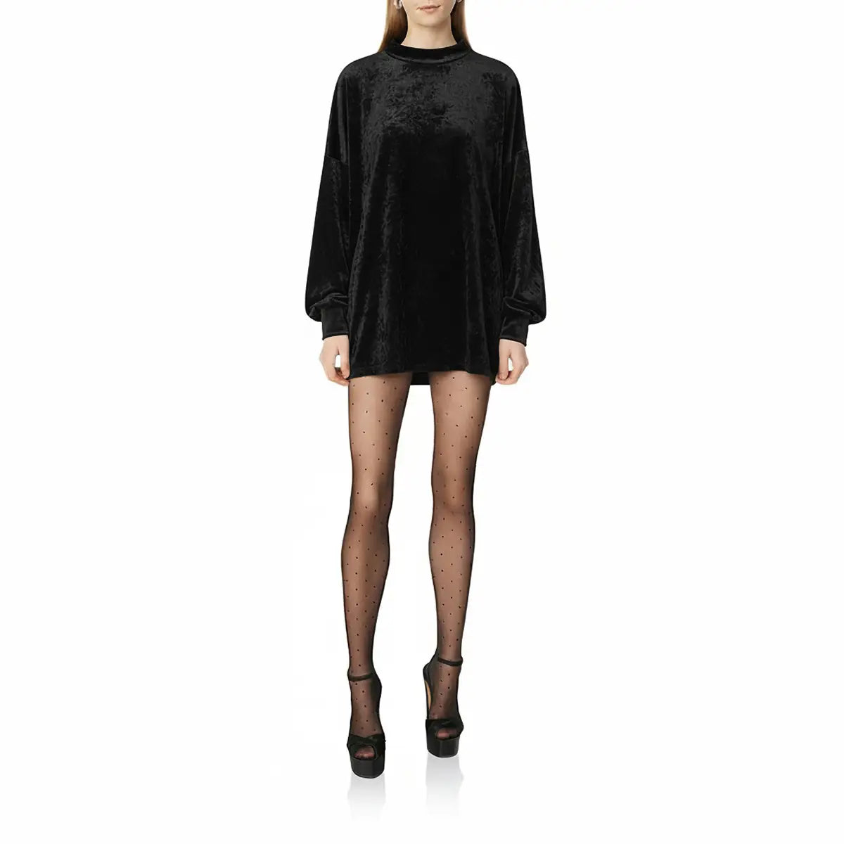 Felpa over FLORENCE di Alessandra Gallo in ciniglia martellata nera con collo alto e maniche lunghe - indossato frontale - Day&Night Collection