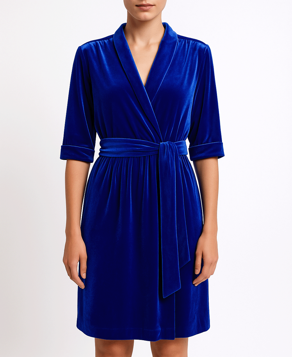 abito corto GINEVRA MINI di Alessandra Gallo in ciniglia bluette, con maniche 3/4, scollo a V, fusciacca in vita rimovibile - indossato da modella frontale - day&night collecttion