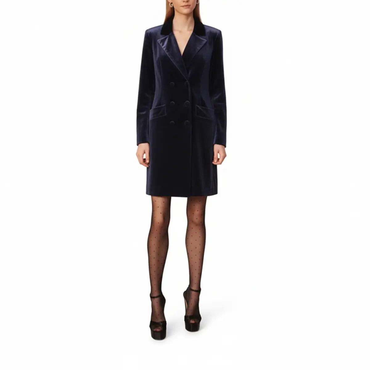 blazer coat NORA di Alessandra Gallo in ciniglia blu, con doppio petto,  bottoni foderati, spalle imbottite e tasche laterali - indossato frontale - Day&Night Collection
