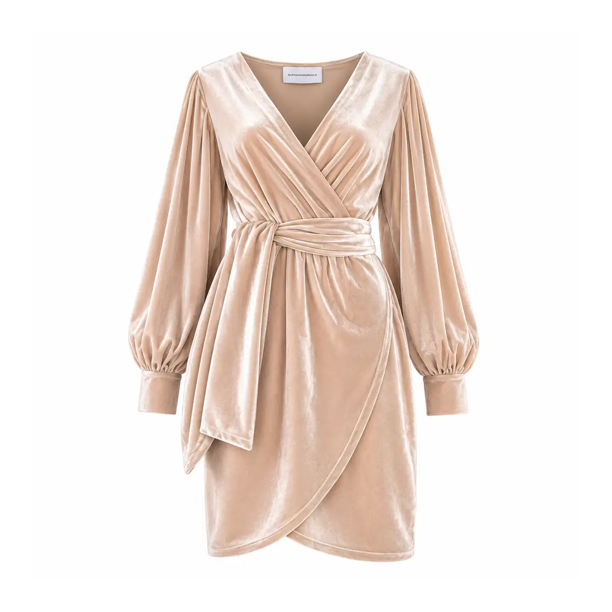 OFELIA, abito corto in ciniglia beige con cintura, scollo incrociato e maniche a palloncino.