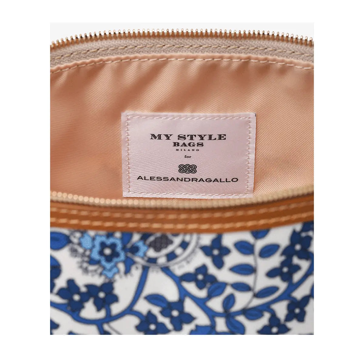Trousse Large ALESSANDRAGALLO x My Style Bags, dettaglio dell’etichetta sulla fodera interna.