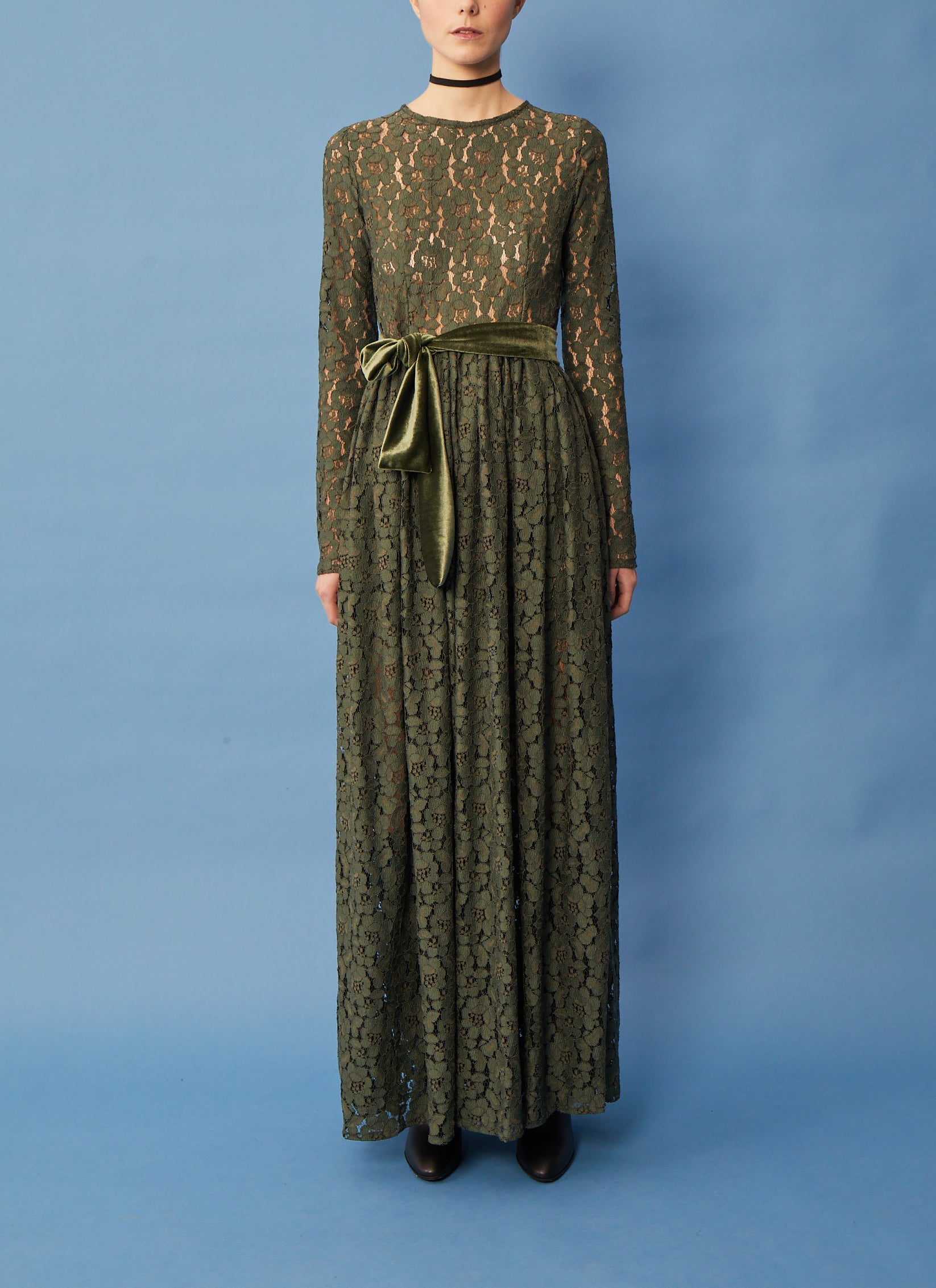 GABRIELLA - long dress with long sleeves in lace